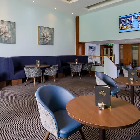 Shearwater & Hotel 4*