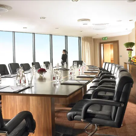 Otel Shearwater & 4*