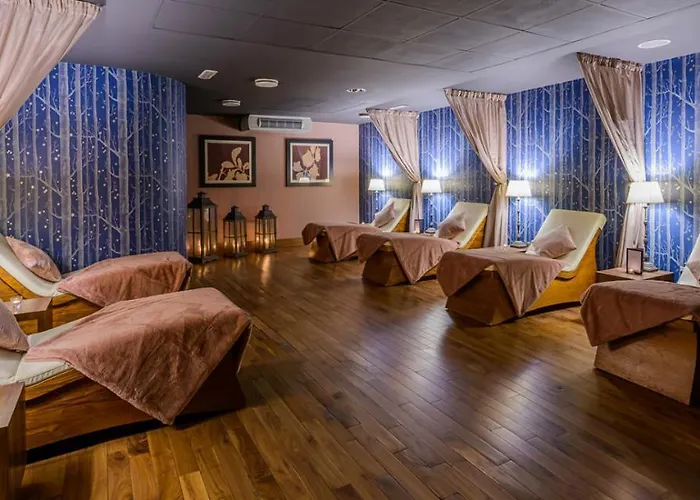 Shearwater & Hotel 4*