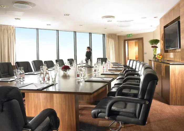 Otel Shearwater & 4*